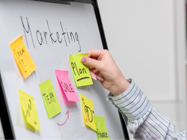 Rédaction d'un plan marketing en 2025 : comment faire image.